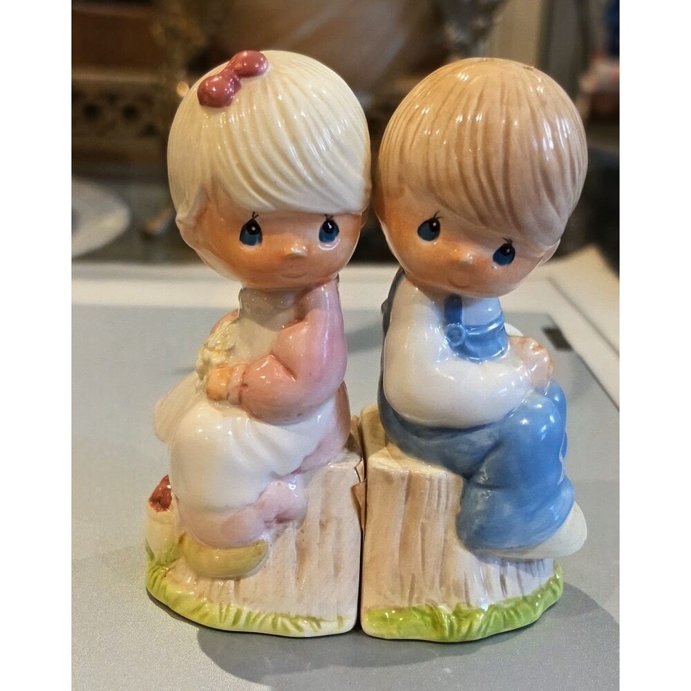 Precious Moments Boy & Girl ~ Love One Another Salt & Pepper Shakers